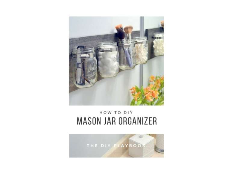 Produza um organizador r&uacute;stico que pode ficar acima da sua penteadeira ou do seu vaso sanit&aacute;rio. &Eacute; uma &oacute;tima maneira de armazenar bolas de algod&atilde;o ou bot&otilde;es; todas as coisas que s&atilde;o pequenas o suficiente para se perder nas gavetas.