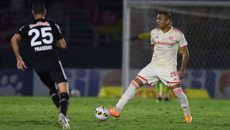 Fora de casa, o Internacional derrotou o Red Bull Bragantino pelo Brasileir&atilde;o.