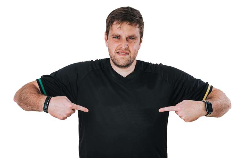 Apoka trocou a vida de t&eacute;cnico pela de streamer