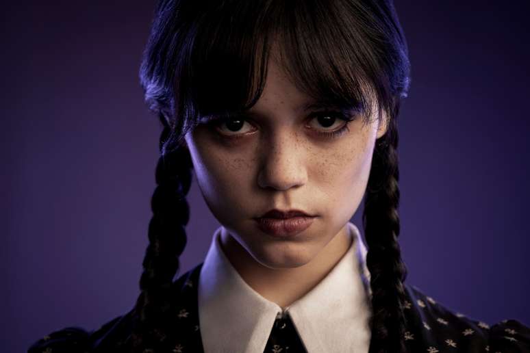 Jenna Ortega interpreta Wandinha Addams na nova série da Netflix