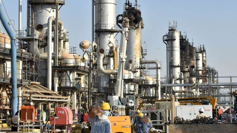 O pr&iacute;ncipe herdeiro saudita Mohammed bin Salman est&aacute; expandindo os neg&oacute;cios do reino para diversificar sua economia