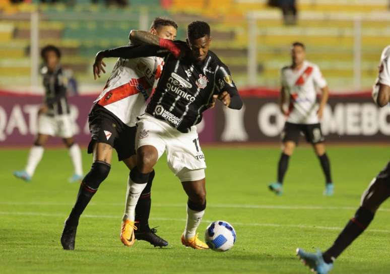 Jô foi flagrado em pagode enquanto o Timão era derrotado pelo Cuiabá no Brasileiro (Foto: Staff images /CONMEBOL)