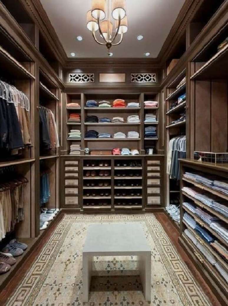 11. Aproveite cada cantinho do seu closet em u. Fonte: Wattpad