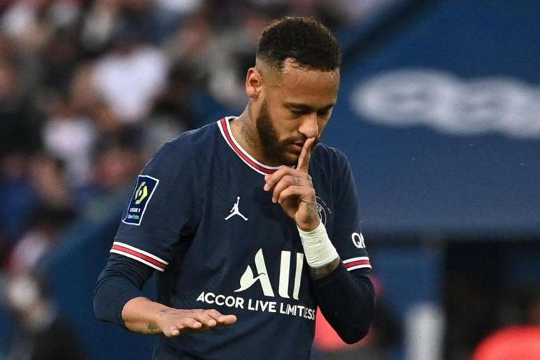 Neymar não vive uma boa relação com o PSG (Foto: ANNE-CHRISTINE POUJOULAT / AFP)