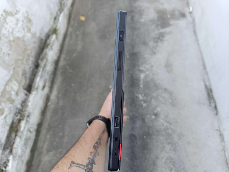 Portas do Rog Flow Z13 (Imagem: Tiago Rodrigues)