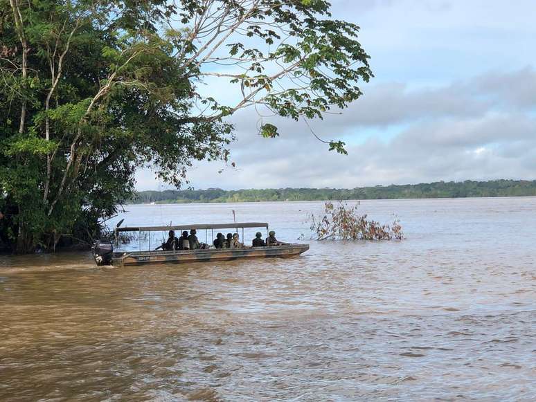 O Comando Militar da Amazônia divulgou imagens sobre a operação de busca ao indigenista Bruno Pereira e ao jornalista inglês dom Phillips