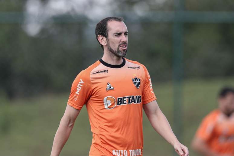 Diego Godín durante atividade no CT do Atlético-MG (Foto: Bruno Sousa / Atlético)