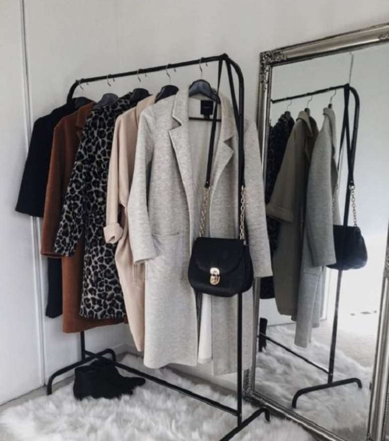 36, Arara de roupas para casacos &ndash; Foto Fernanda Fernandes