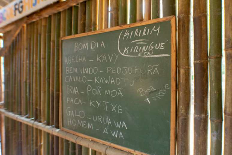 Escola na aldeia M'Boiji