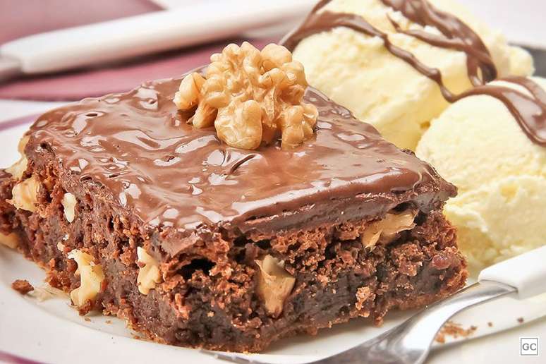 Brownie de creme de avelã com nozes – Foto: Guia da Cozinha