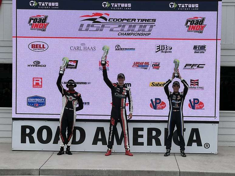 O pódio da corrida 2 da USF2000 em Road America 