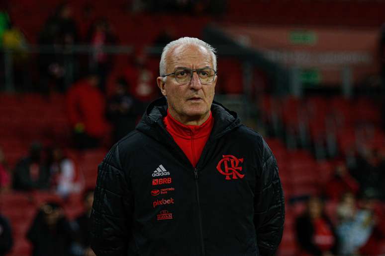 Dorival Júnior já conquistou a torcida do Flamengo com apenas dois meses no clube