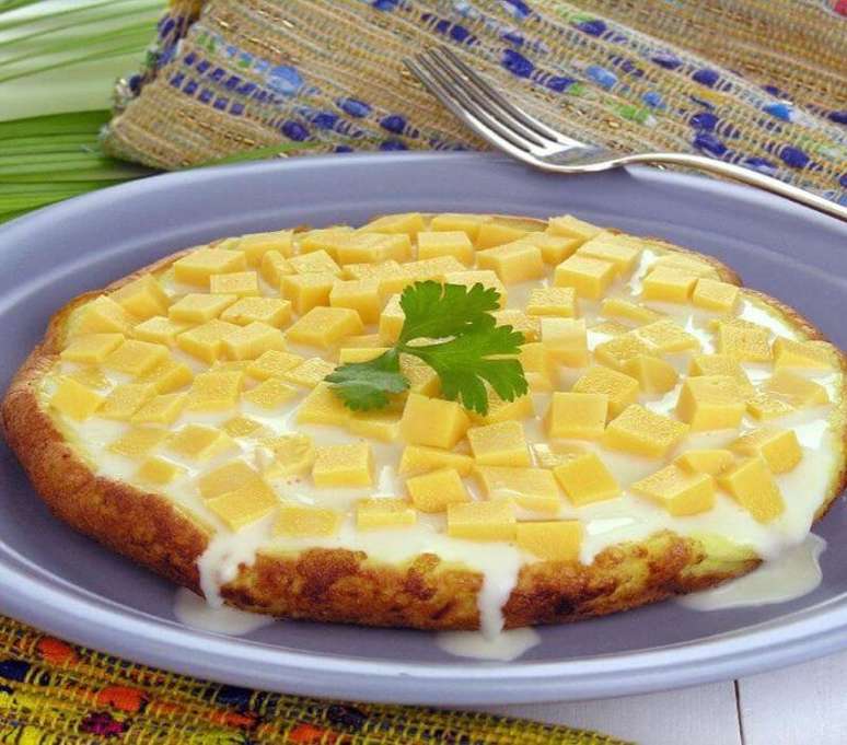 Omelete de tapioca com queijo (Reprodução / Guia da Cozinha)