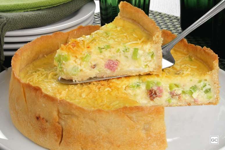Quiche de queijo com alho-por&oacute; &ndash; Guia da Cozinha