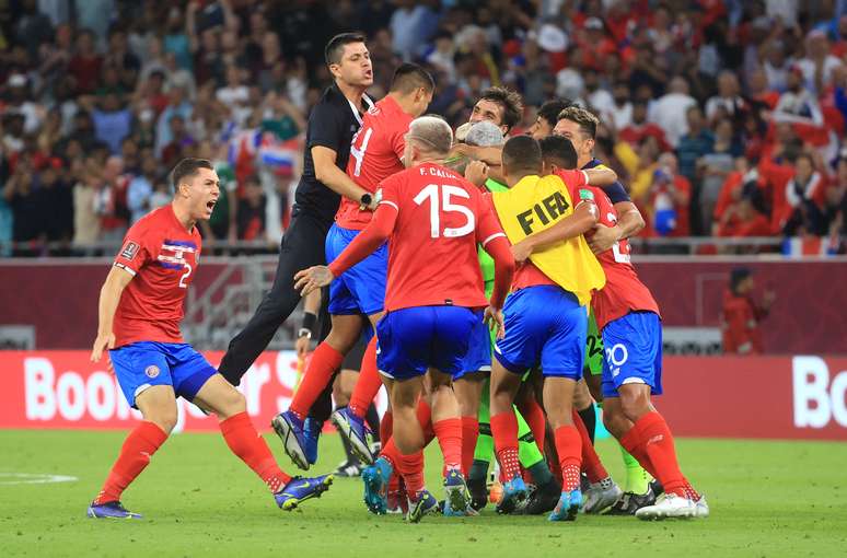 Costa Rica vence a Nova Zelândia e fica com última vaga na Copa