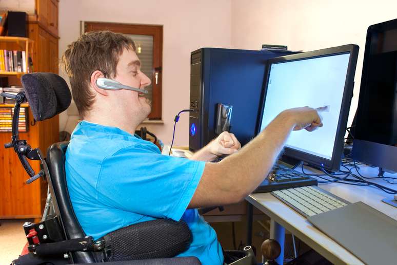 Internet sem acessibilidade digital gera exclusão em massa da população com deficiência.