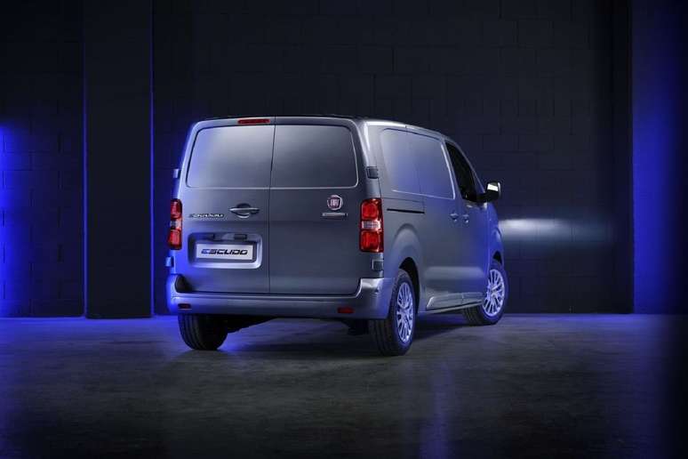 Fiat Scudo é irmão gêmeo dos furgões Citroën Jumpy e Peugeot Expert