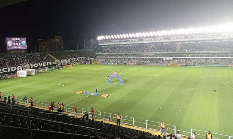 Santos pretende receber o Deportivo Táchira na Vila Belmiro (Foto: Fábio Lázaro/LANCE!)