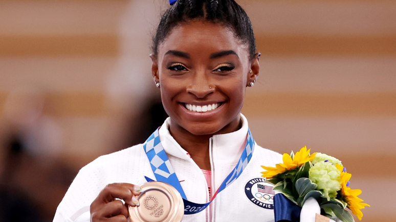 Campeã olímpica Simone Biles tem falado bastante sobre sua experiência com neurodivergência como forma de conscientização