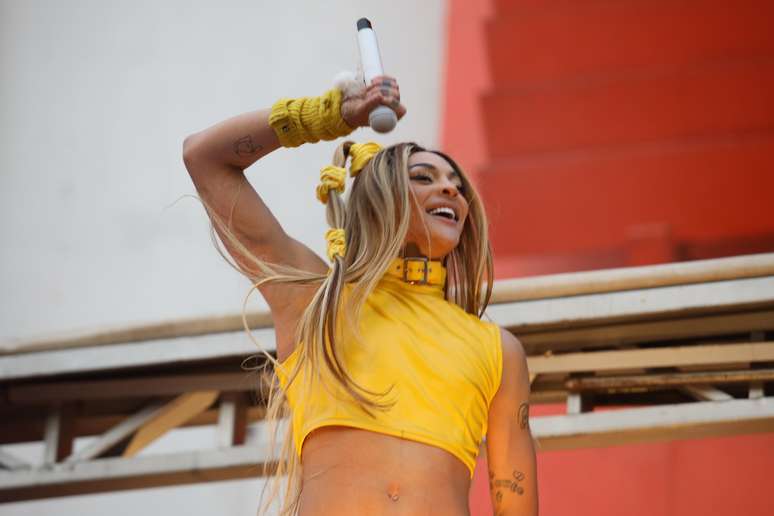 Pabllo Vittar se apresenta durante a 26ª Parada do Orgulho LGBT+ na Avenida Paulista