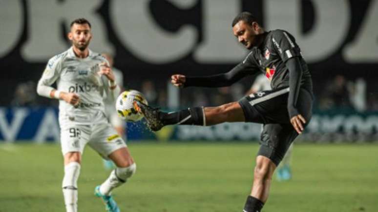 Leo Baptistão fez os dois gols do Santos (FOTO: Anderson Lira / O Fotográfico / Lancepress!