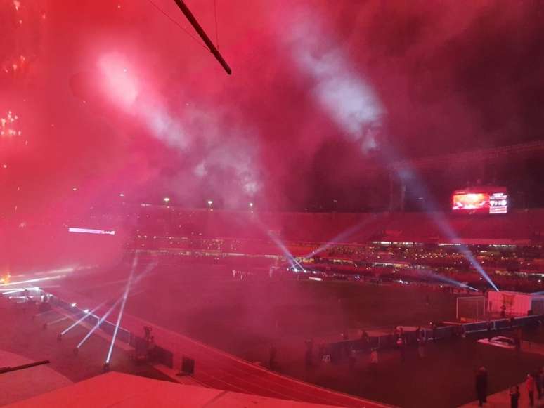 São Paulo realiza homenagem antes de clássico contra o Palmeiras (Foto: Izabella Giannola)