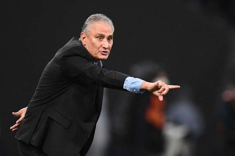 Tite cumpriu cronograma divulgado na última semana pela CBF e foi ao Morumbi (Foto: CHARLY TRIBALLEAU / AFP)