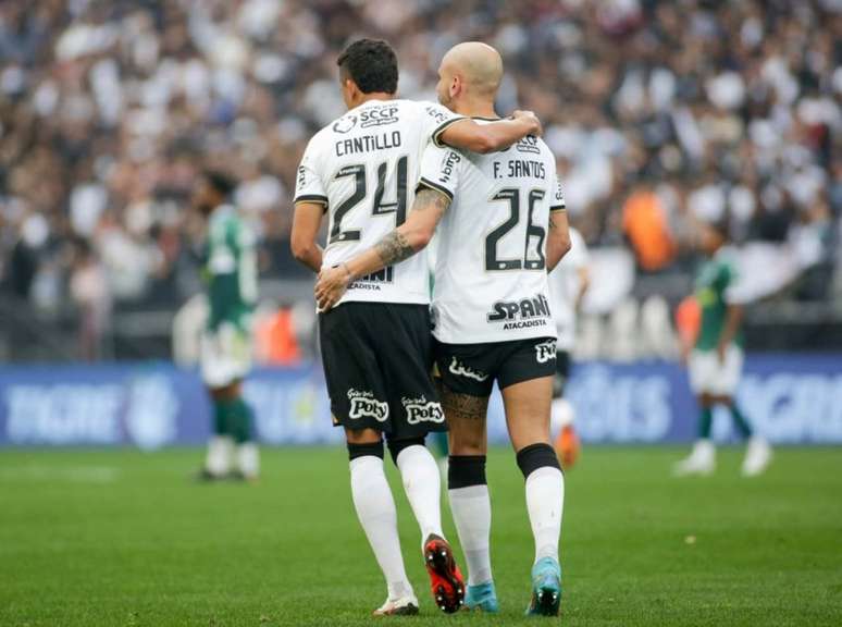 Fábio Santos fez o único gol da partida (Foto: Rodrigo Coca / Agência Corinthians)