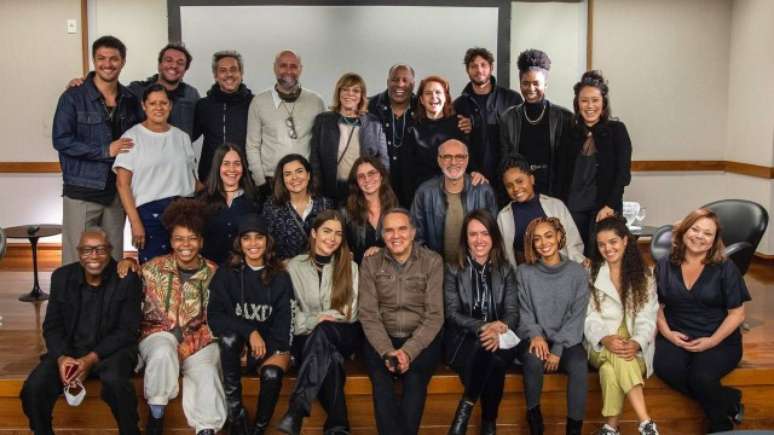 Globo posta foto de Jade Picon com elenco de 'Travessia', próxima novela das 9