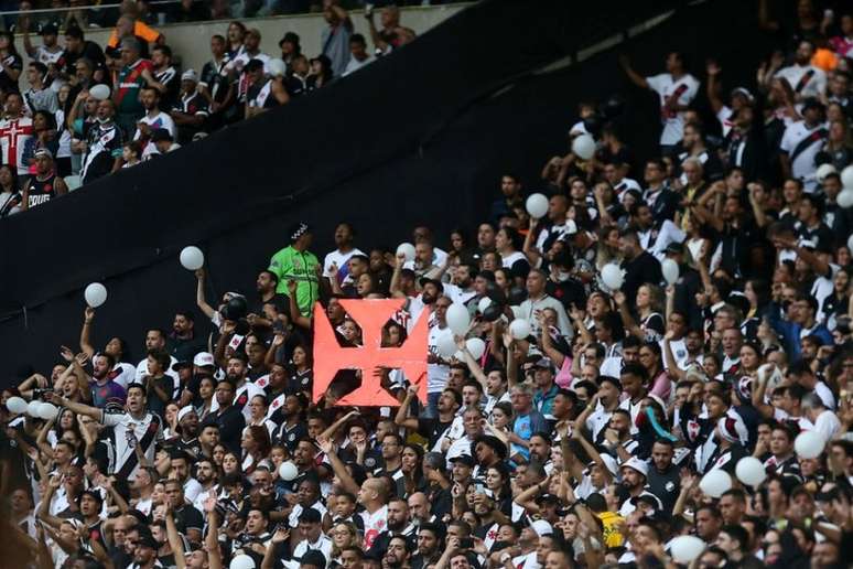 Torcida do Vasco esgotou ingressos para o jogo em São Januário (Foto: Daniel RAMALHO / CRVG)