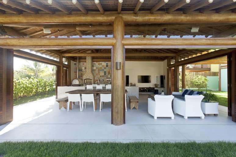 23. &Aacute;rea de churrasqueira grande &ndash; Foto SQ Arquitetos Associados