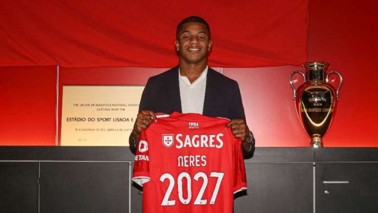 David Neres se apresenta ao Benfica: pelo segunda vez no ano reforça o caixa tricolor (Foto: Reprodução)