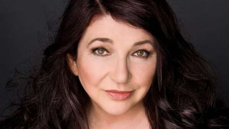 Kate Bush conta que o interesse renovado pela sua música é "muito emocionante"