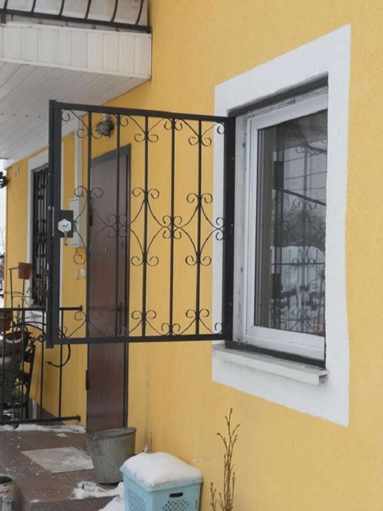 44. Modelo de porta pantogr&aacute;fica em portas e janelas. Fonte: Ricardo Cortes