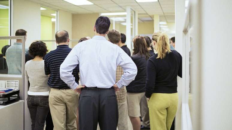 Ap&oacute;s a reforma trabalhista de 2017, a demiss&atilde;o individual e a coletiva passaram a ser consideradas equivalentes, sendo dispensada autoriza&ccedil;&atilde;o pr&eacute;via por parte do sindicato profissional