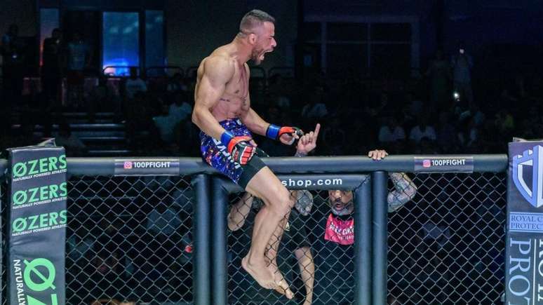 "Praguinha" faz carreira no MMA europeu (Foto: Divulgação)