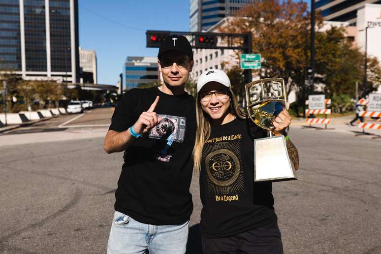 P&acirc;mela Rosa e Hamilton, treinador da skatista