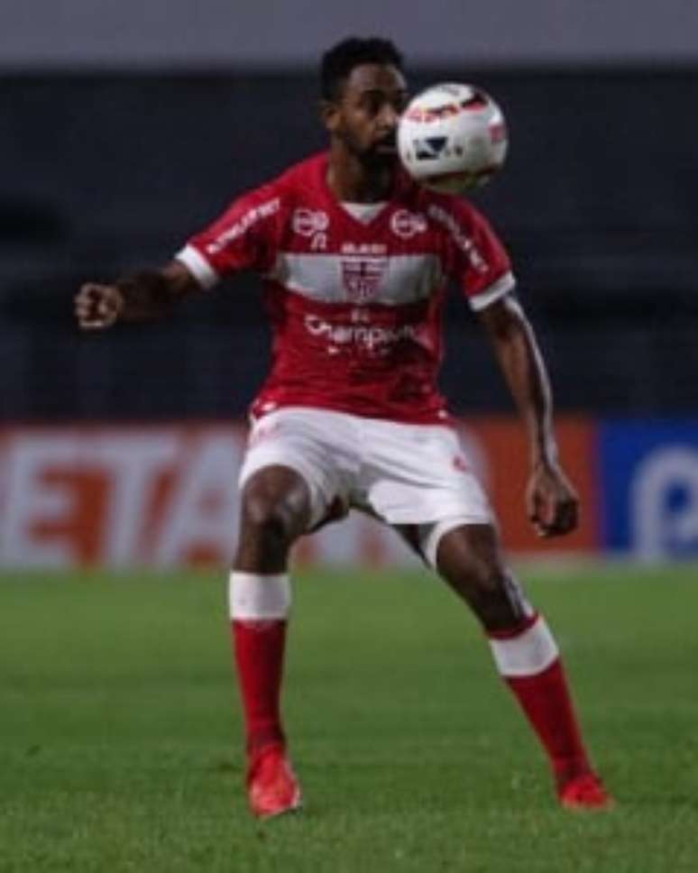 CRB venceu a Chapecoense atuando na Arena Condá (Foto: Twitter oficial do CRB)