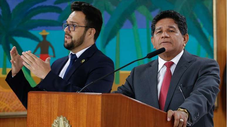 Pastor Gilmar Santos (à direita) em evento da Presidência da República