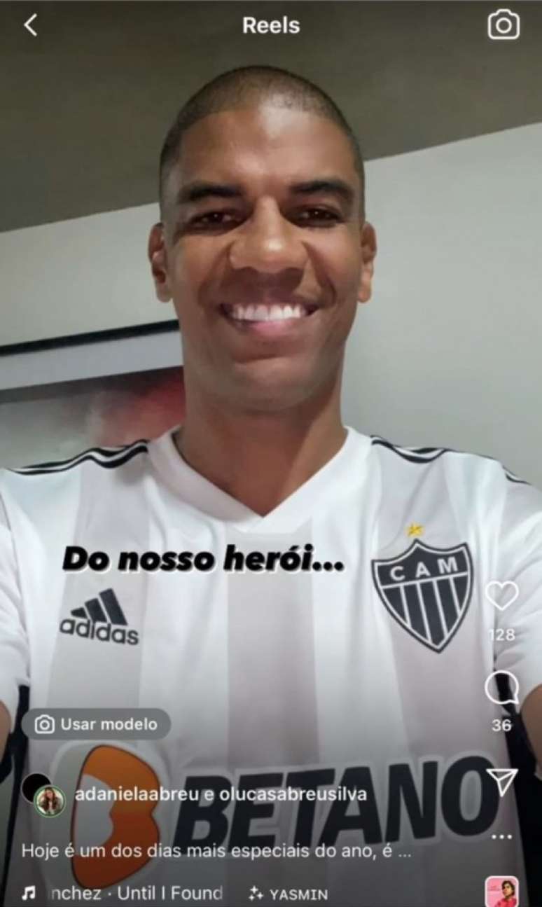 Leonardo Silva com a nova camisa do Atlético-MG - Divulgação/Instagram