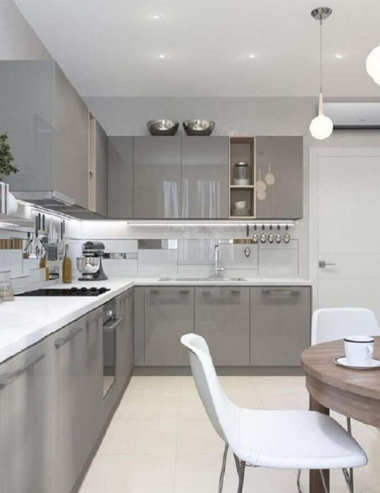 1. O armário de cozinha cinza se tornou tendência de decoração – Foto: Design My Home