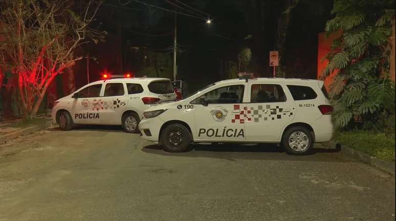 Quadrilha invade mansão em SP e troca tiros com a PM