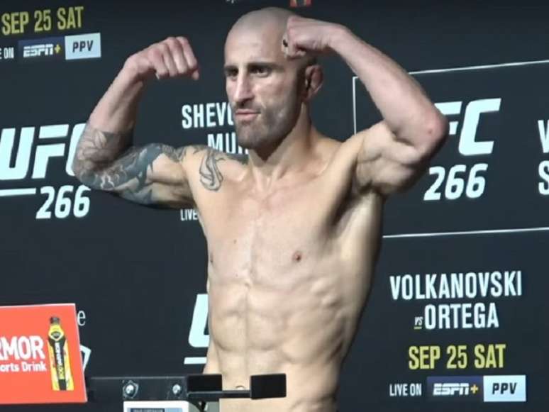 Campeão peso-pena, Volkanovski quer buscar também o cinturão peso-leve do UFC (Foto: Reprodução/YouTube)