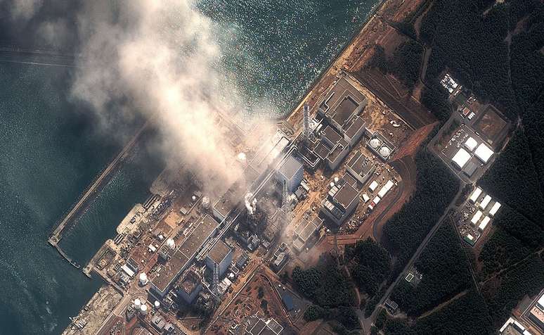 Tsunami em 2011 causou acidente na usina nuclear de Fukushima, e apoio a esse tipo de geração de energia despencou no Japão