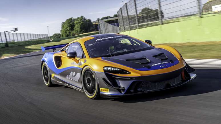 Novo McLaren Artura GT4