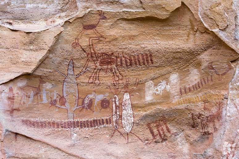 Desenhos rupestres encontrados no Parque Nacional da Serra da Capivara.