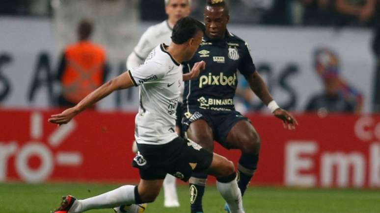 Goleiro do Corinthians é titular em goleada do Brasil contra Nova