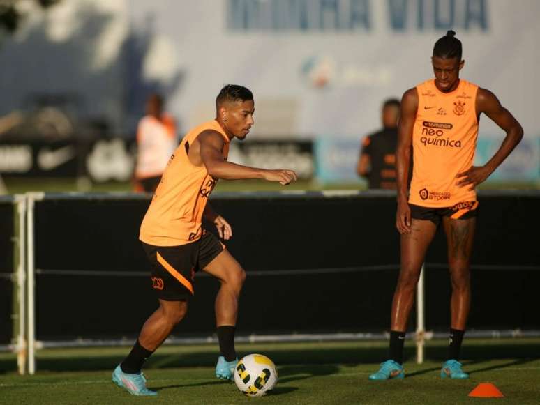 Ruan durante treinos no CT Joaquim Grava (Foto: Rodrigo Coca / Agência Corinthians)