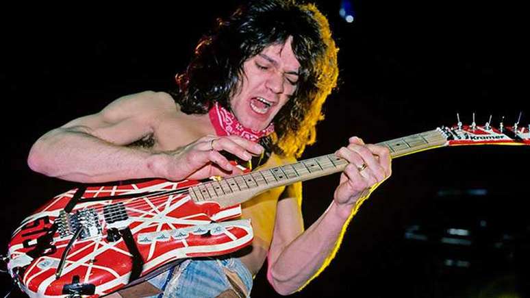 Eddie Van Halen é um dos principais propagadores da técnica de tapping (Foto/Reprodução/Internet)