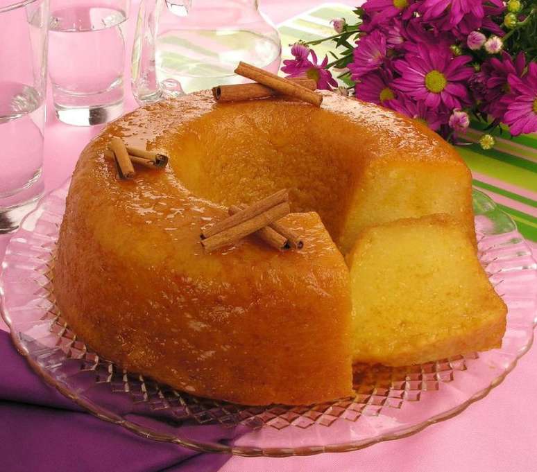Bolo de aipim molhadinho (Reprodu&ccedil;&atilde;o / Guia da Cozinha)